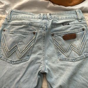 Wrangler mid rise boot cut jeans 3 x 34